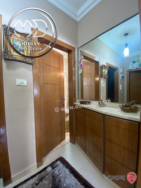 شقة مفروشة للايجار في عمان - ضاحية الامير راشد مساحة 100م طابق اول تشطيبات و فرش فاخر جداً