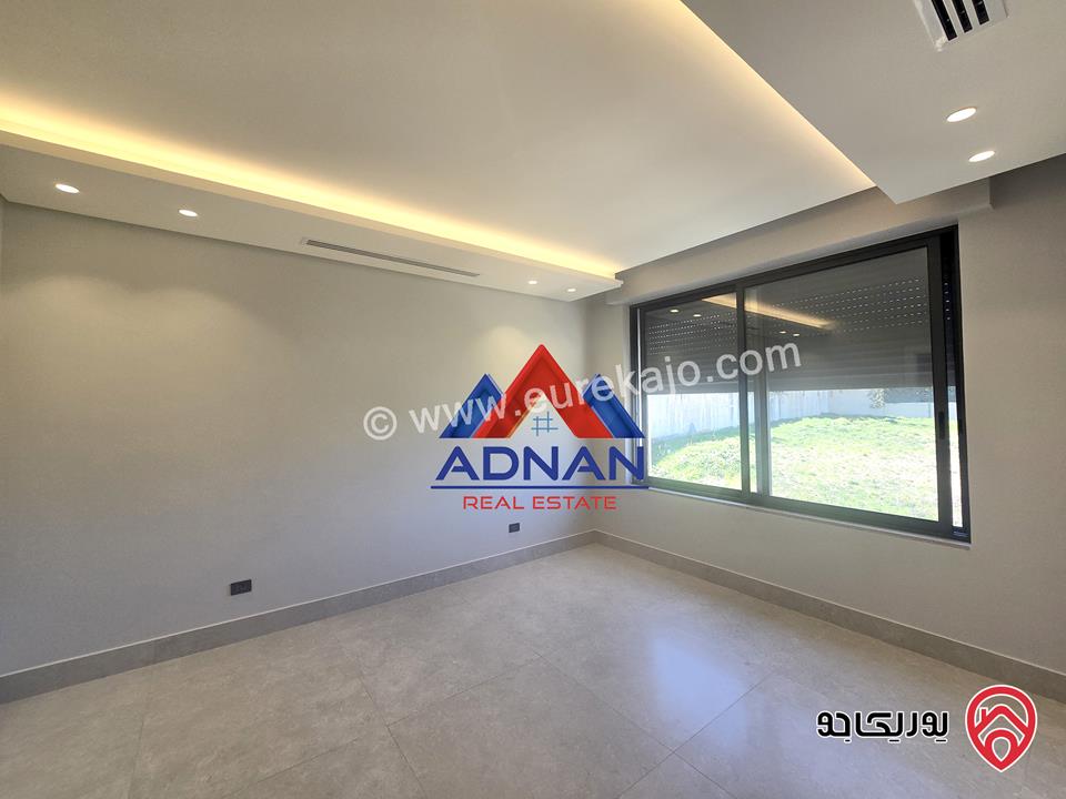 فيلا متلاصقة جديدة مساحة 763م على أرض 530م مع مسبح واطلالة عالية للبيع في عمان - عبدون