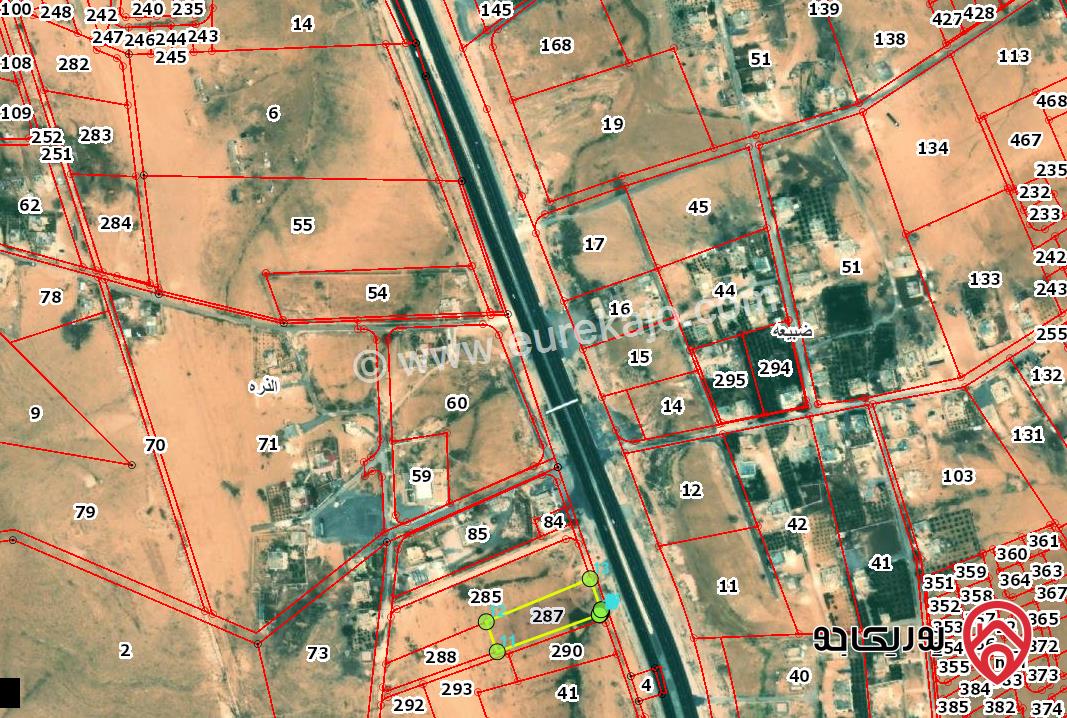 ارض مساحة 3 دونم و 945م للبيع في عمان - على الطريق الصحراوي مرخصة لكازية بنزبن ومحطة شحن للبيع بسعر مغري