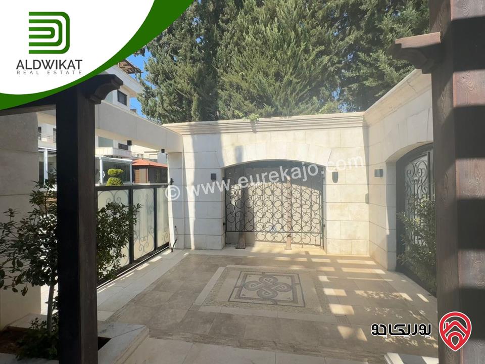 فيلا مستقلة للبيع في عمان - ام السماق مساحة الارض 1250م ومساحة البناء 670م ومساحة الحديقة 750م ومساحة الترس 200م