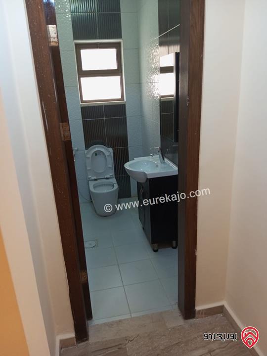 شقة بتشطيبات فاخرة مساحة 150م طابق تسوية ومدخل مستقل – مشمسة ومهوّاة للبيع في عمان – ضاحية الرشيد خلف جامعة الأميرة سمية