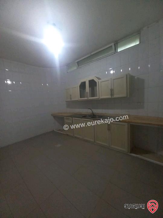 فيلا مساحة 500م على أرض 1900م للبيع في عمان - منطقة ام الدنانير 