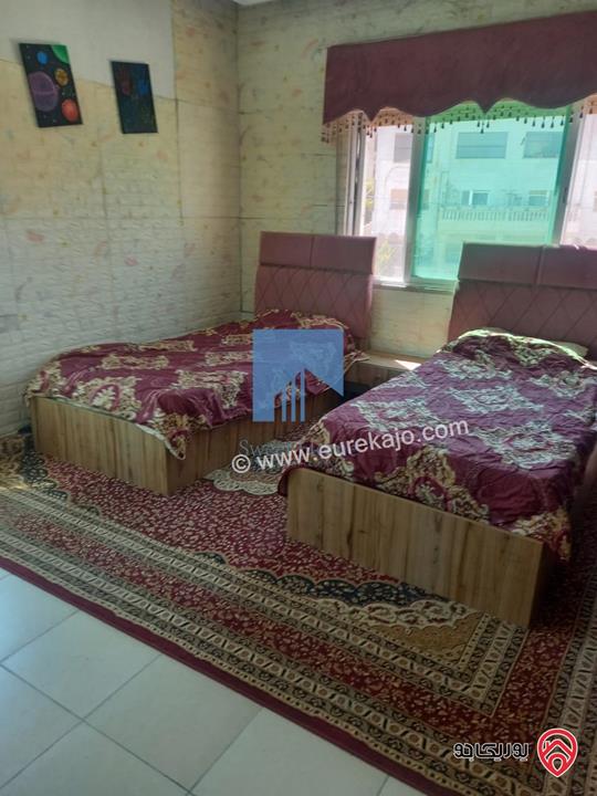 شقة طابقية طابق ثالث 230م للبيع في عمان - أم السماق