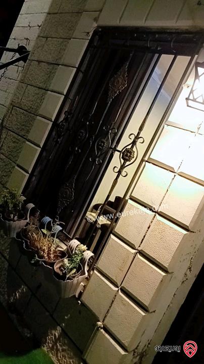 شقة ارضية مساحة 110م للبيع في الزرقاء - شومر