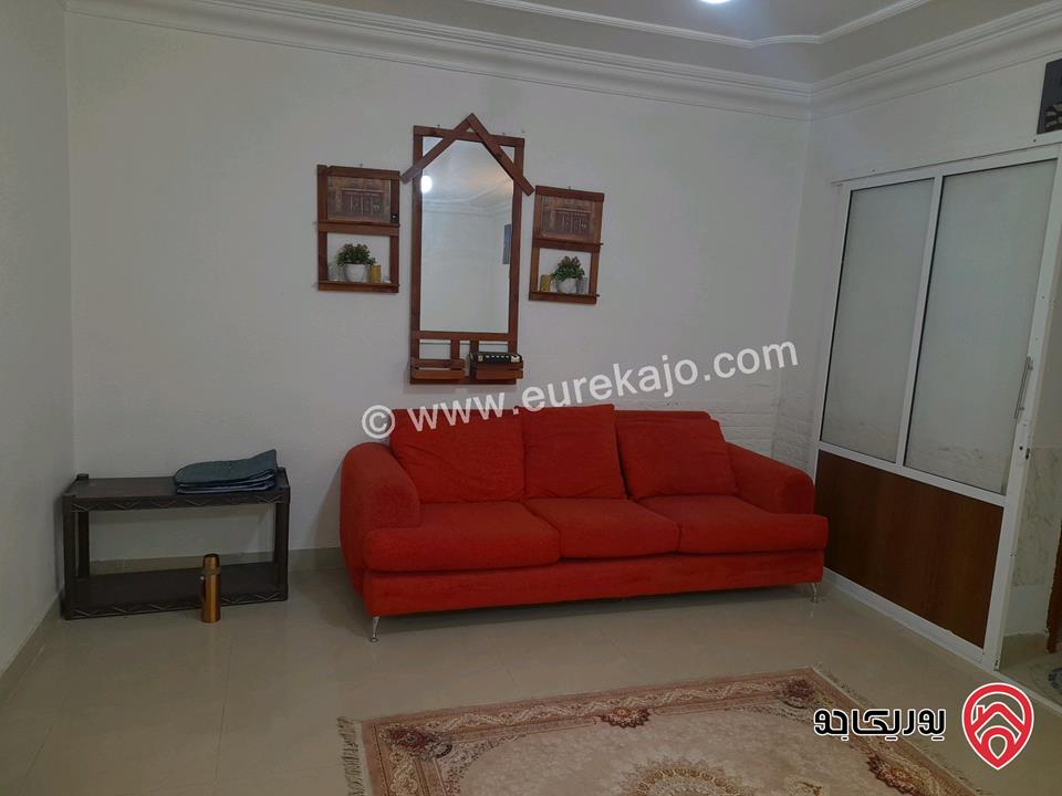 شقة مفروشة طابق اول مدخل مستقل مساحة 145م للايجار في اربد - حي الورود الشقه متوفره بتاريخ 10/20