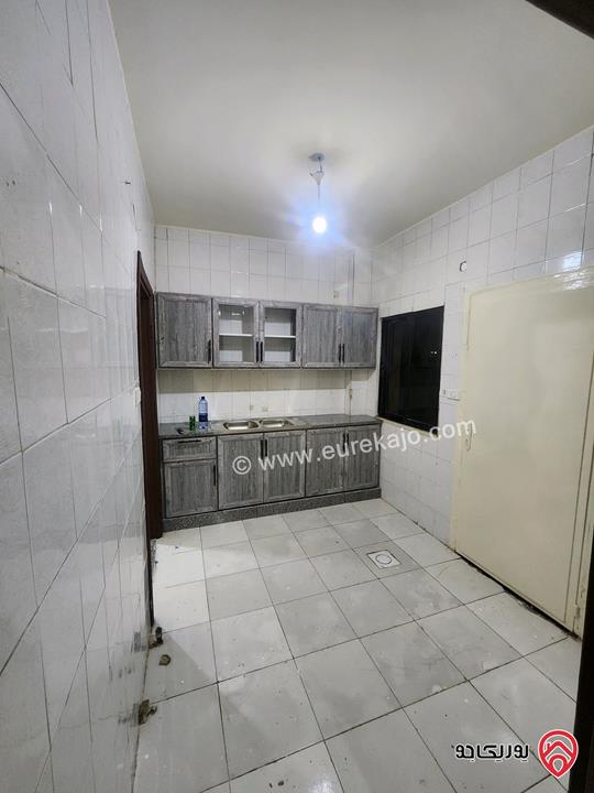 شقة طابق ثالث مساحة 130م داخلي و ترس 60م للبيع في عمان - ضاحية الحاج حسن 