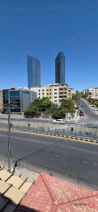 شقة طابقية مساحة 221م طابق ثالث للبيع في عمان - الصويفية الدوار السادس 