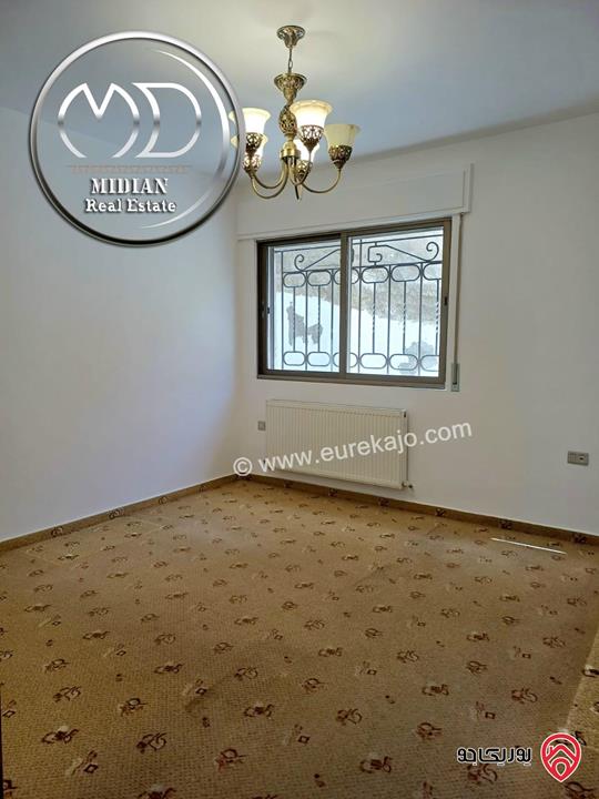 شقة ارضية للبيع في عمان - ام السماق مساحة 195م مع تراسات 130م تشطيبات سوبر ديلوكس بسعر مميز جداً