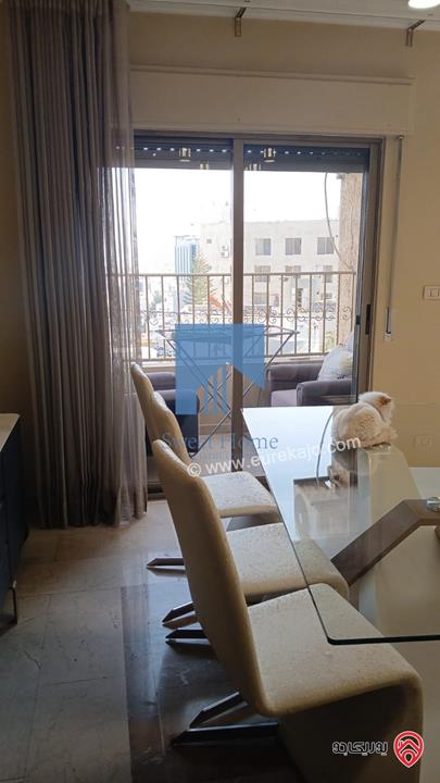 شقة طابقية طابق ثاني 170م تشطيب سوبر ديلوكس للبيع في عمان - الرابية