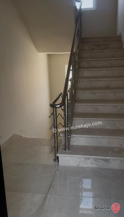 فيلا مستقلة مساحة 615م على أرض 750م للبيع في عمان - دابوق- بدر الجديدة