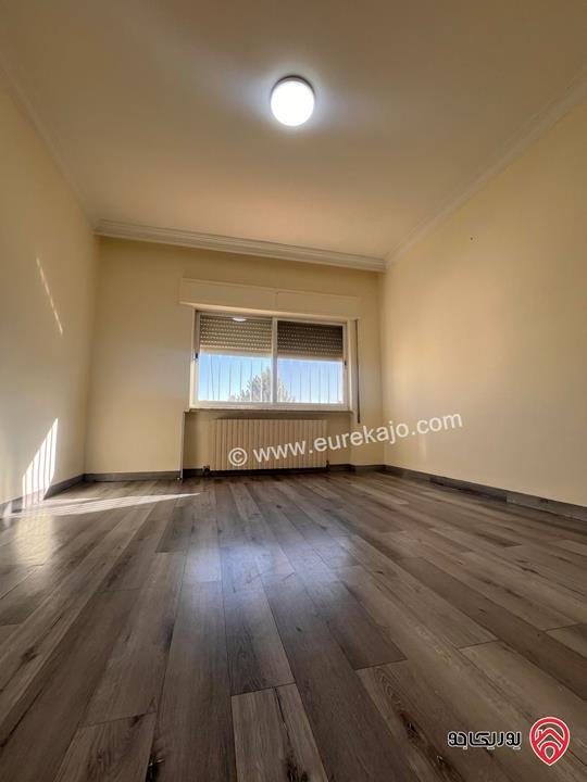 شقة طابق ثاني مساحة 195م للايجار في عمان - خلدا