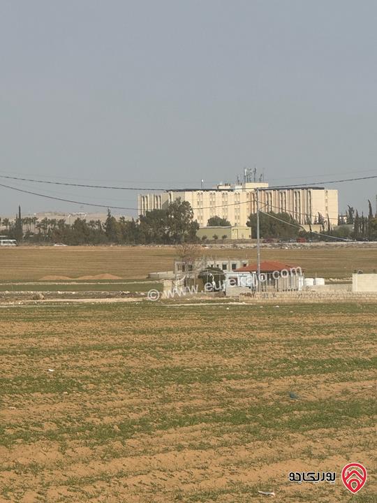 ارض تجاري مساحة 555م للبيع في عمان - الجيزة