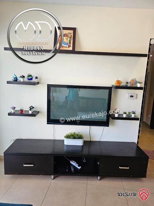 شقة مفروشة للايجار في عمان - عبدون مساحة 90م طابق ثاني تشطيبات و ديكورات فندقية فرش فاخر اطلالة جميلة