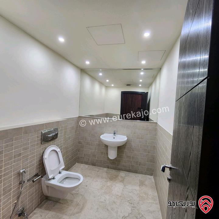 شقة ديلوكس طابق ثالث مساحة 330م للبيع في عمان - جبل عمان مطلة على وادي عبدون