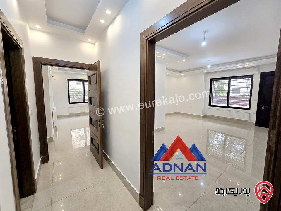 شقة ارضية جديدة مساحة 225م داخلي و 100م خارجي مع مدخل خاص للإيجار الفارغ السنوي في عمان - ضاحية الامير راشد