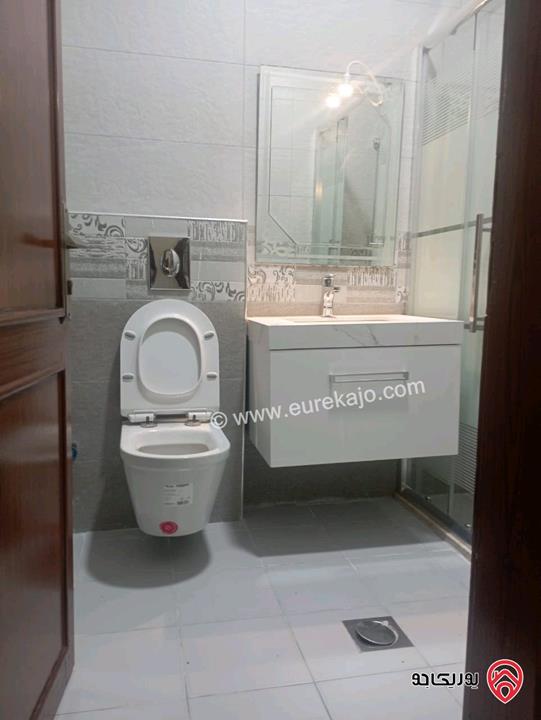 شقة ارضية مساحة 231م داخلي و حديقة وتراسات 250م للبيع في عمان - الجاردنز