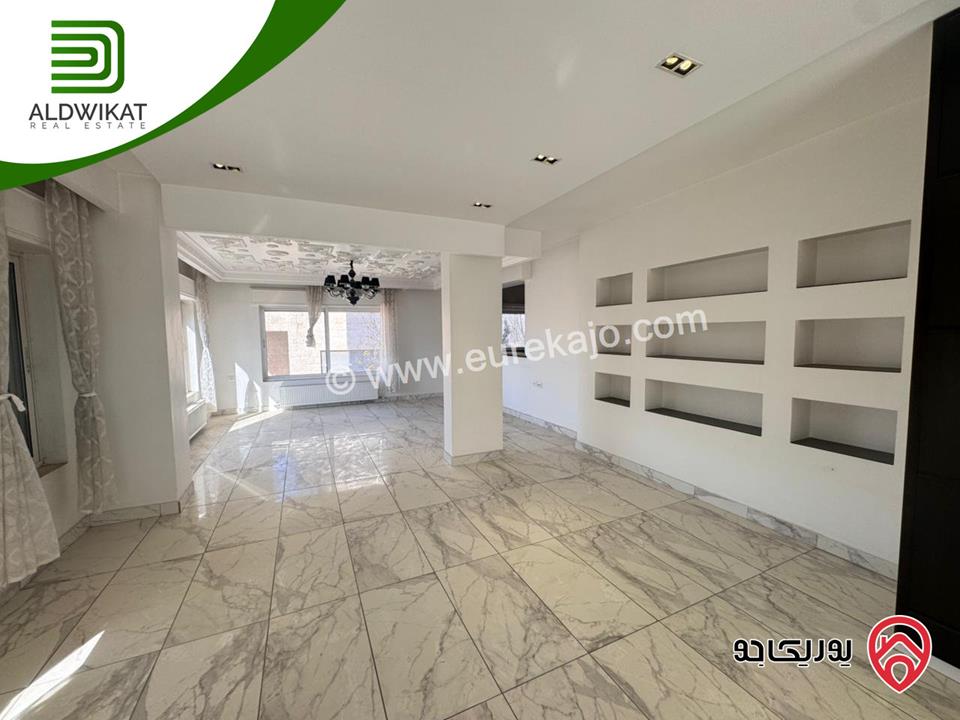 شقة طابق ثاني طابقية للبيع في عمان - دير غبار مساحة 265م ومساحة الترس 10م موقع اطلالة