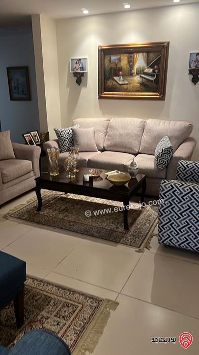 شقة طابق أول مساحة 220م للبيع في عمان - عبدون