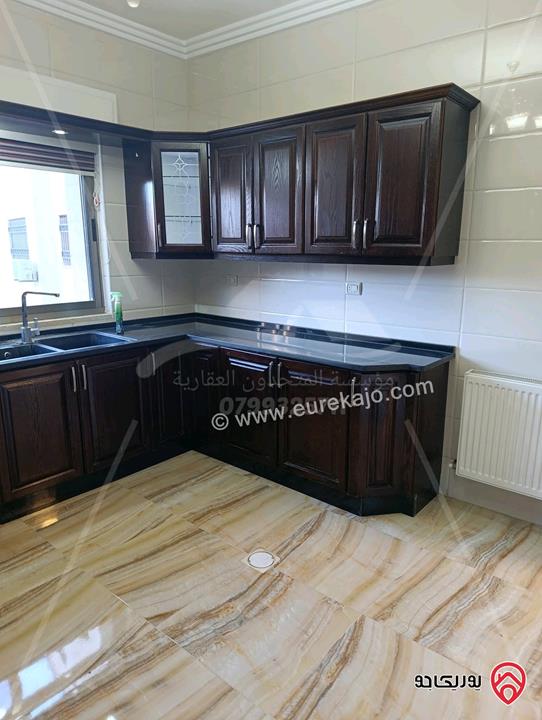 شقة فارغة أرضية مساحة 160م مع ترس 50م ومدخل خاص للايجار في عمان - ام السماق