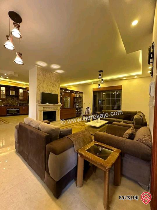 فيلا مساحة 460م على أرض 600م للبيع في الزرقاء - رجم الشوف قرب شفا بدران 