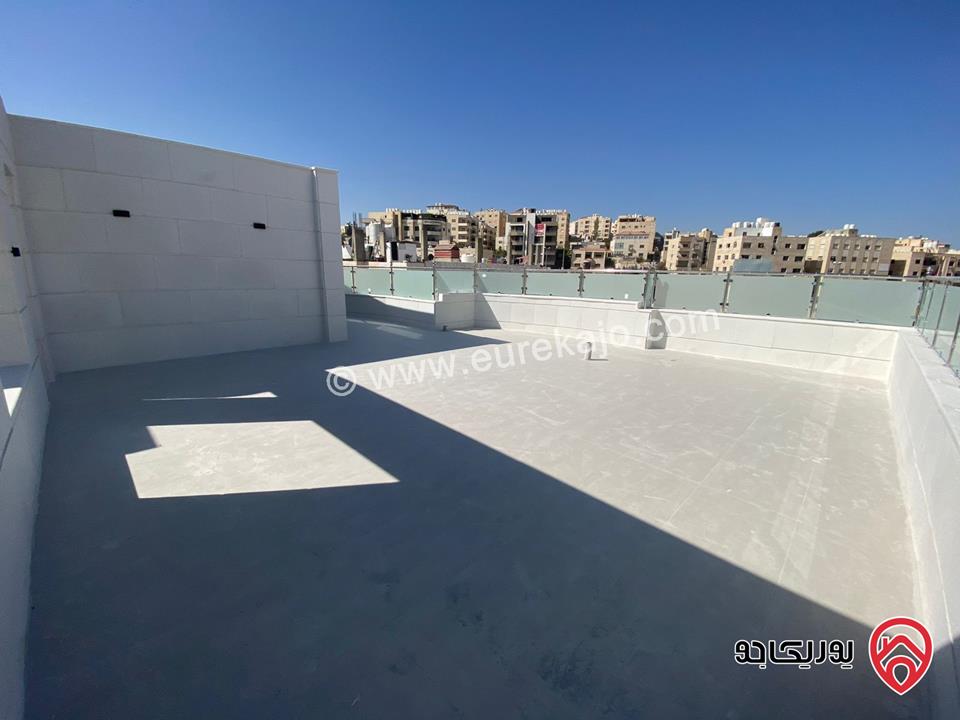 شقة مميزة طابق ثالث مع روف دوبلكس مساحة 198م مع ترس واسع 60م بمدخل مستقل للبيع في عمان - شفا بدران/ ابو نصير، دوار البحرية