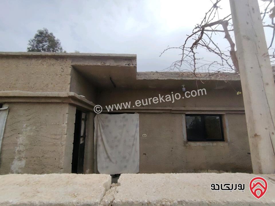 اربع شقق ارضية مساحتهم من 140م - 160م على أرض 1 دونم للبيع في المفرق 