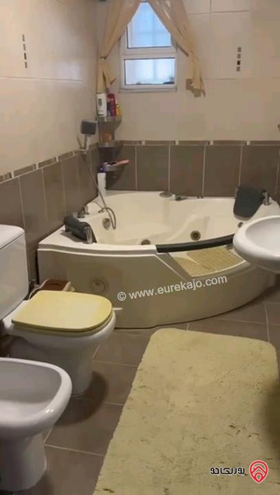 فيلا دوبلكس مساحة 490م على أرض 310م للبيع في الزرقاء