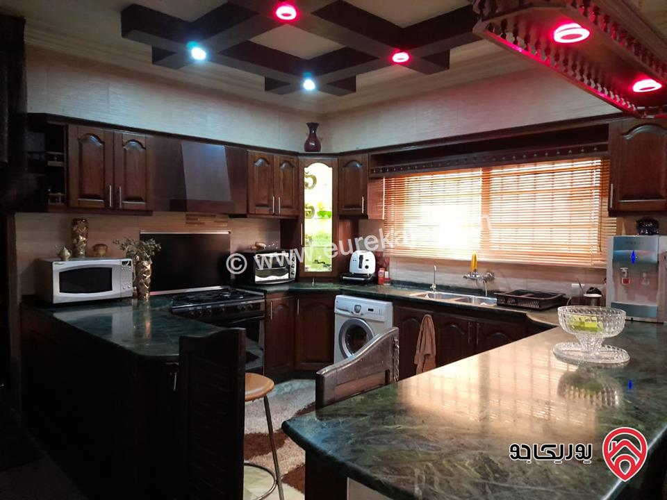 شقة ارضية طابقية 167م + حديقة 100م للبيع او للبدل مع دفع الفرق في الزرقاء - جبل طارق