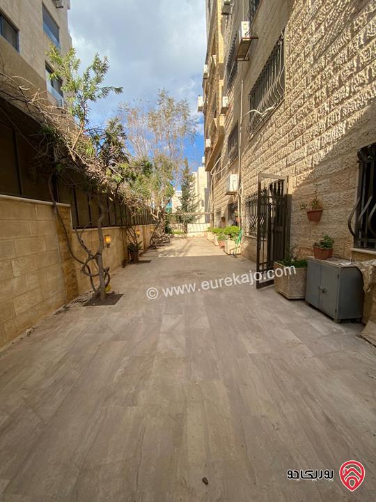 شقة شبه ارضية مساحة 200م داخلي و 100م خارجي للايجار في عمان - خلدا 