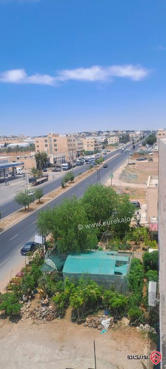 مجمع على أرض مساحة 1 دونم و 77م للبيع في عمان - طريق المطار جسر مادبا
