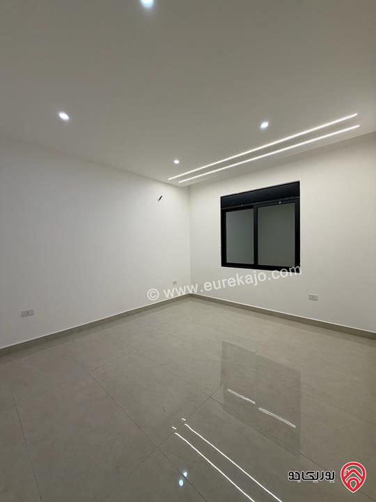 شقة طابق أول مساحة 90 متر داخلي وترس 60 متر للبيع في عمان - ضاحية الياسمين