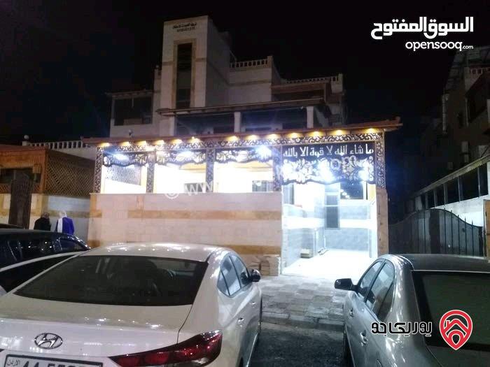 شقة سوبر ديلوكس طابق ارضي مساحة 170م داخلي و 120م خارجي للبيع في العقبة 
