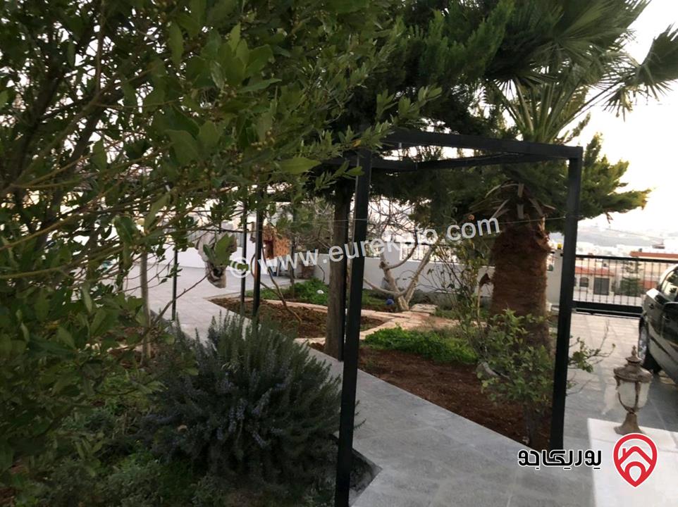 فيلا فخمة مساحة البناء 550م على أرض 984م للبيع في عمان - مرج الحمام