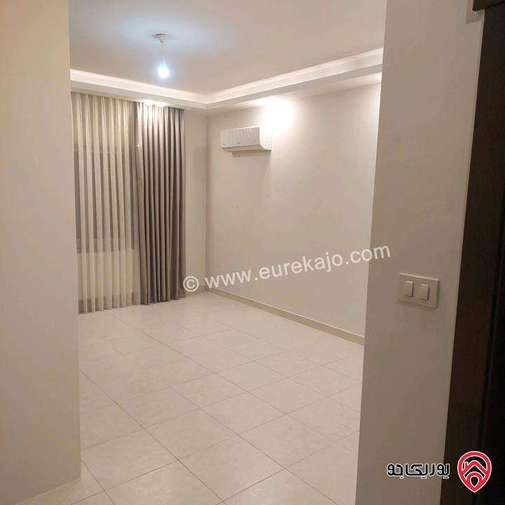 شقة طابق ثالث مساحة 200م للبيع في عمان - ضاحية النخيل قرب طريق المطار