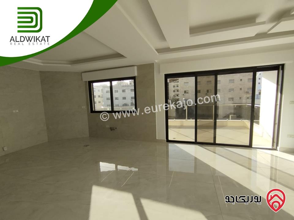 شقة للبيع في عمان - خلدا طابق اخير مع روف مساحة البناء 285م ومساحة الترس 125م