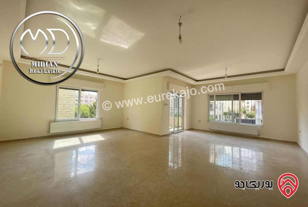 شقة للبيع في عمان - ضاحية النخيل مساحة 210م طابق اول تشطيبات سوبر ديلوكس اطلالة جميلة بسعر مميز جداً