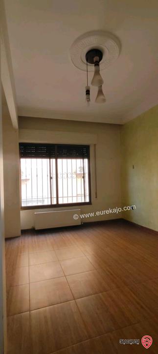 شقة ارضية مساحة 350م للبيع في عمان - دير غبار 