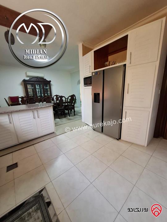 شقة شبه ارضي مفروشة للايجار في عمان - ام السماق مساحة 170م مع ترس وحديقة 150م تشطيبات سوبر ديلوكس بسعر مميز