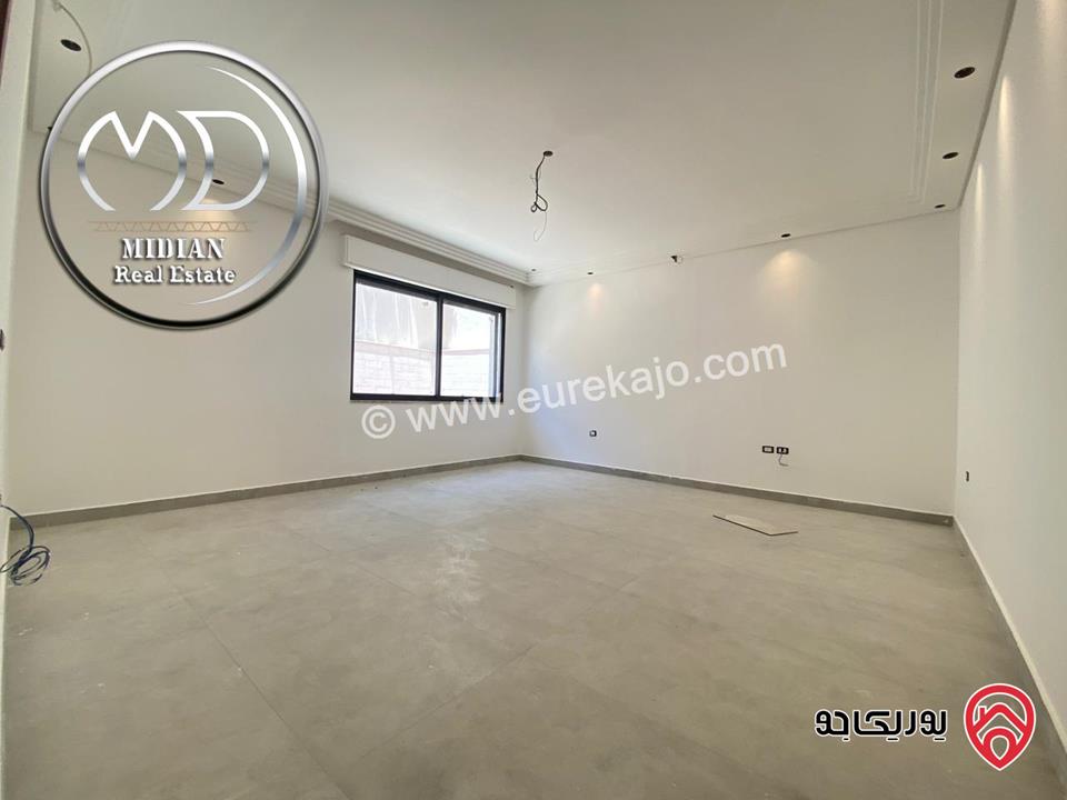 رووف طابقي فارغ للايجار في عمان - الكرسي مساحة 400م مع تراسات تشطيبات و ديكورات عصرية فاخرة جديد لم يسكن اطلالة رائعة