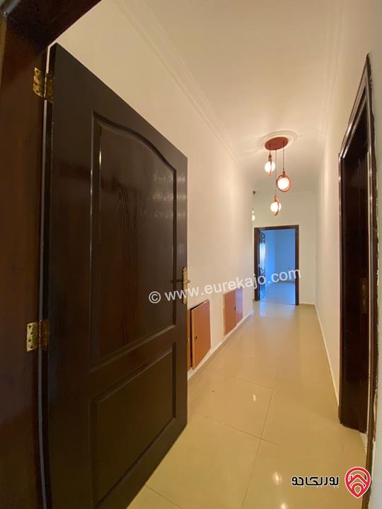 شقة طابق ثالث مساحة 200 م للبيع او للإيجار في عمان - تلاع العلي 