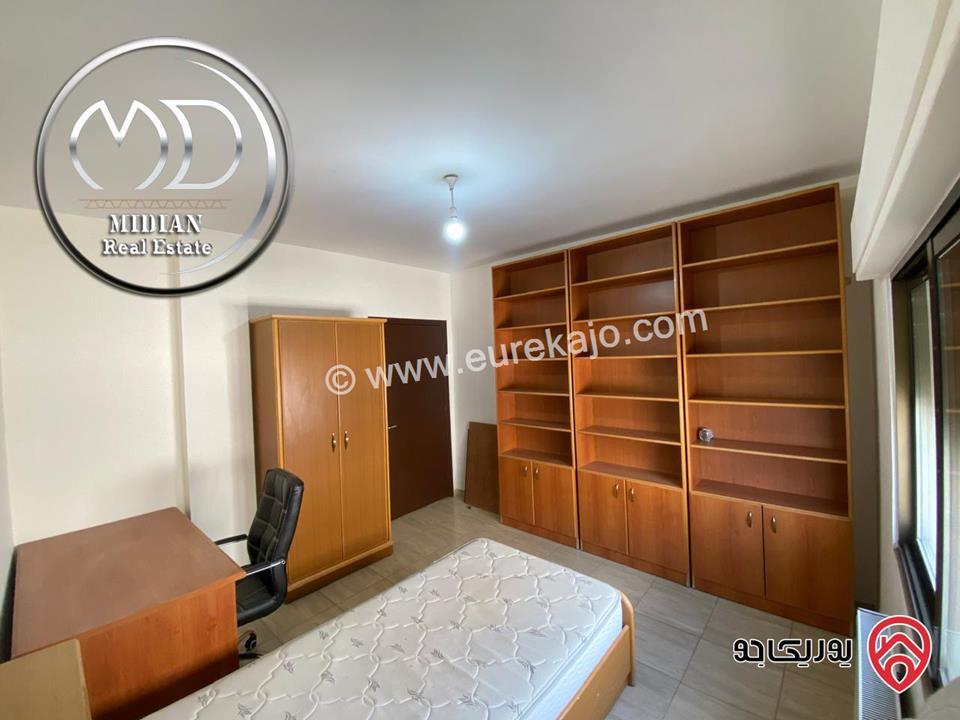 شقة للبيع في عمان - خلدا مساحة 220م طابق ثالث 4 نوم تشطيبات سوبر ديلوكس اطلالة جميلة و بسعر مميز