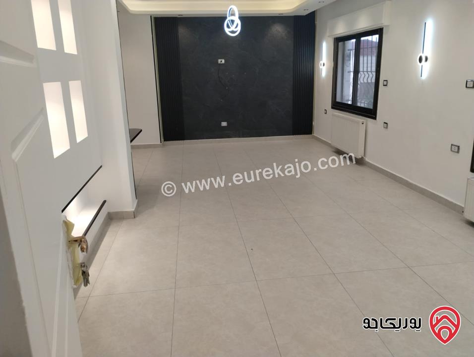 شقة رائعة في منطقة ام السماق 3 غرف نوم بحالة ممتازة - جديدة