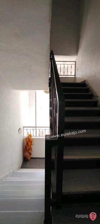 شقة طابق ثالث مساحة 200م للبيع في عمان - طبربور