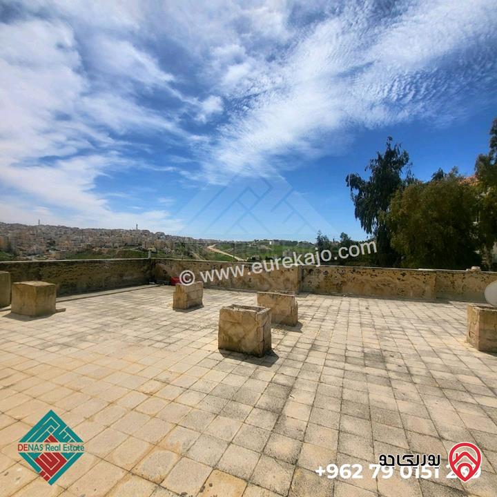 فيلا للبيع في عمان- عبدون مساحة 560م على أرض 870م