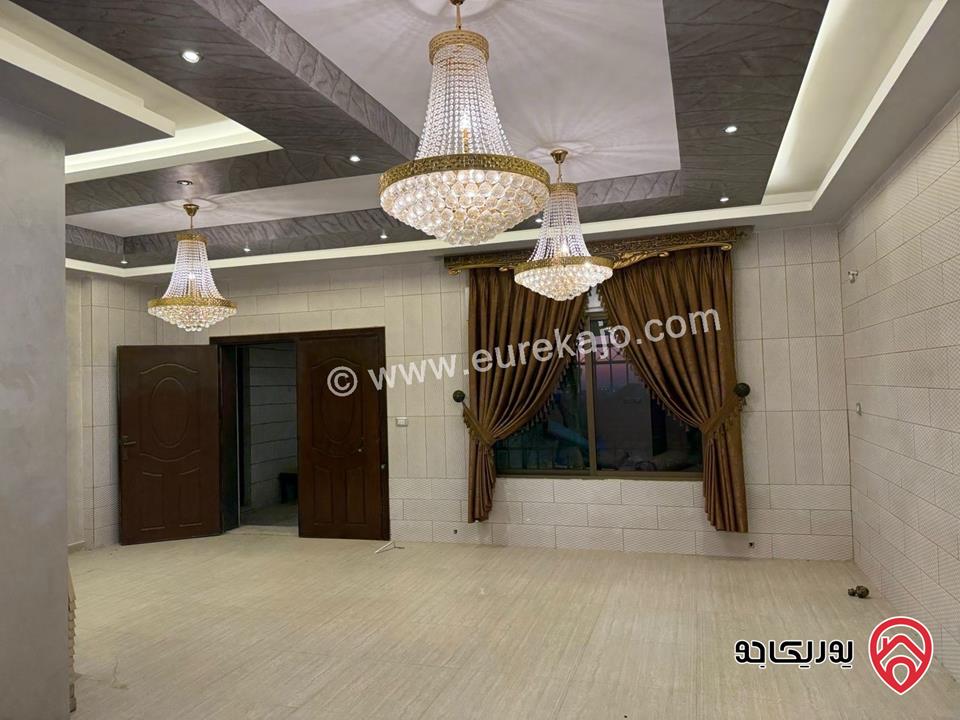 شقة ارضية مساحة 189م داخلي و 100م خارجي للإيجار في عمان - مرج الحمام 