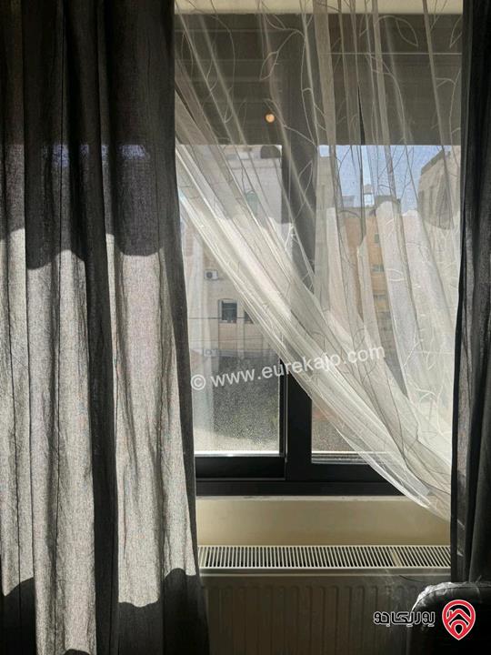 شقة طابق ثاني مساحة 215م للبيع في عمان - الرابية