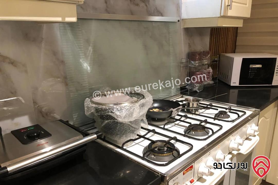 شقة فاخرة مفروشة طابق أول مساحة 105م للايجار في عمان - عبدون