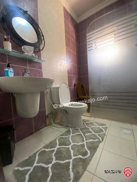 شقة ديلوكس طابق أرضي معلق مساحة 130م للبيع في عمان - ام السماق 