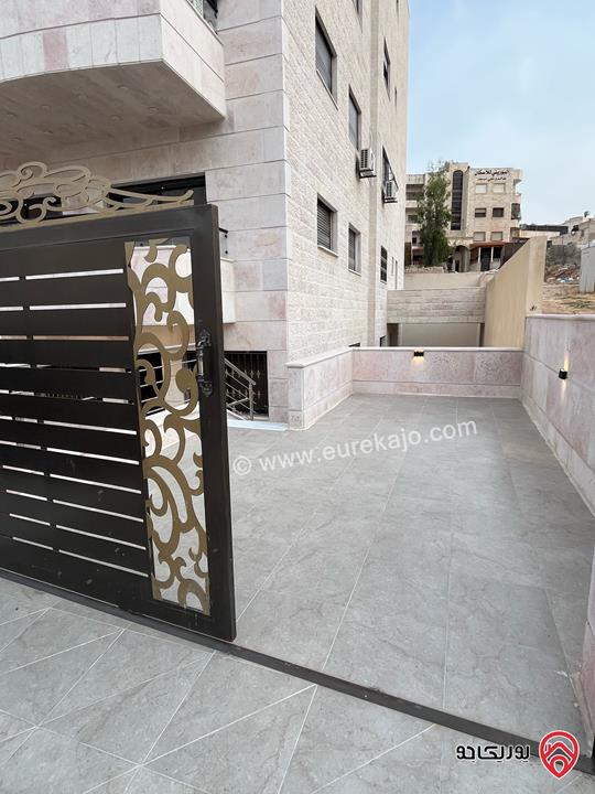 شقة أرضية مساحة 155م داخلي و 100م خارجي للبيع في عمان - طبربور