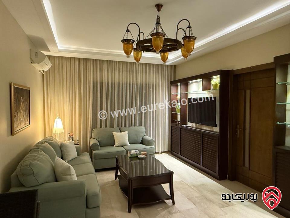 شقة سوبر ديلوكس طابق أخير مع روف مساحة 280م للايجار مفروشة في عمان - أم الكندم